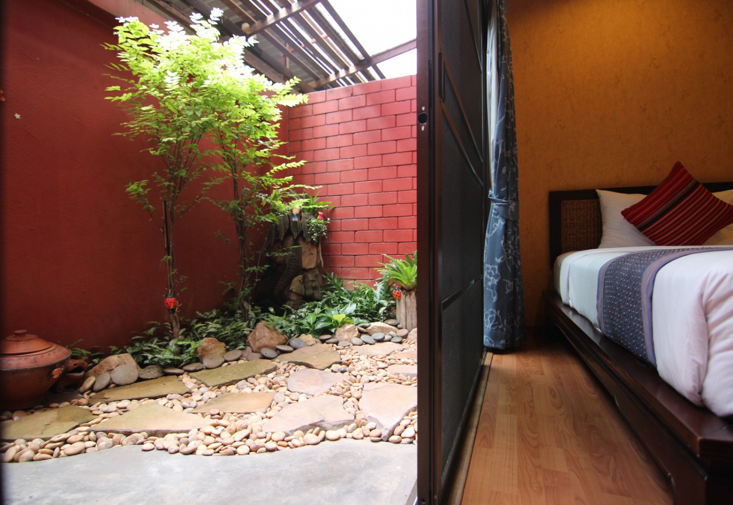 Superior With Mini Garden Room 