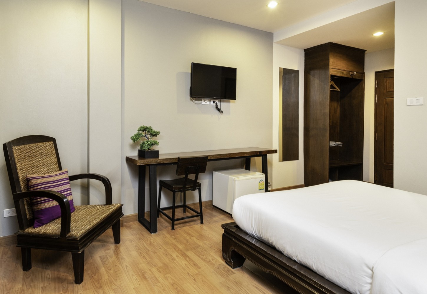 Superior With Balcony Room 